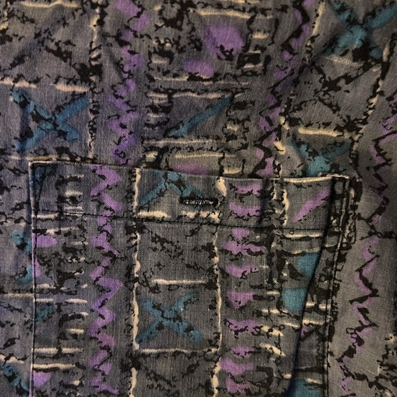 Vintage 80’s Campus Button-up shirt. Awesome design. - Picture 2 of 4